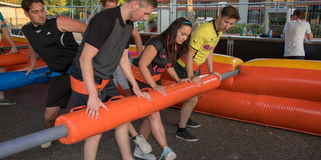 Fotoalbum: Levend voetbalspel