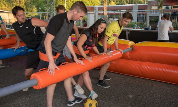 Fotoalbum: Levend voetbalspel