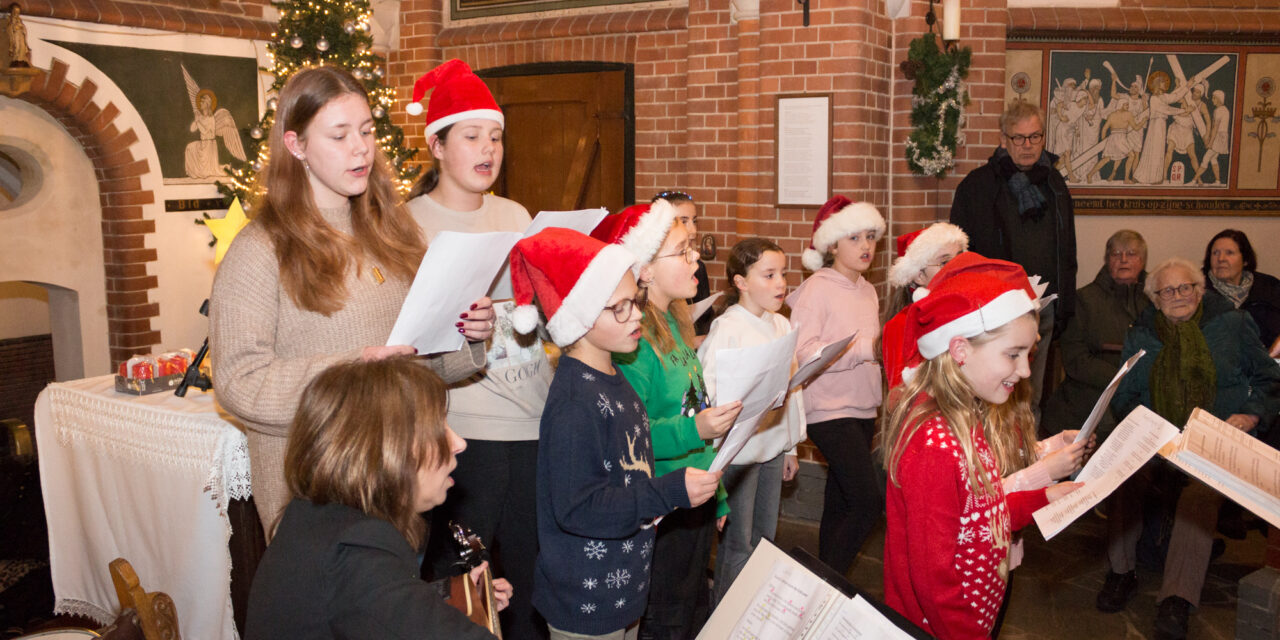 Fotoalbum: Mini-Kerstconcert Kinderkoor