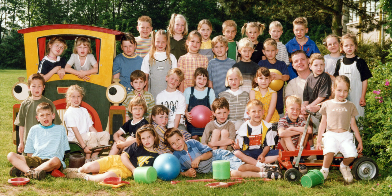 Dorpsarchief: Klassenfoto’s uit 2000