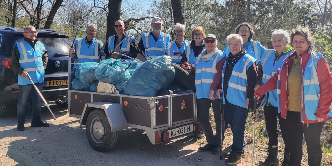 Laetitia helpt bij Maas CleanUp