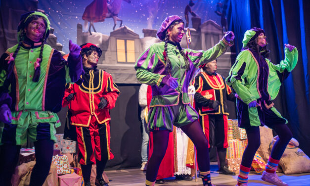 Video: Pietendans Yi-Ha-Hee op Sinterklaasdisco